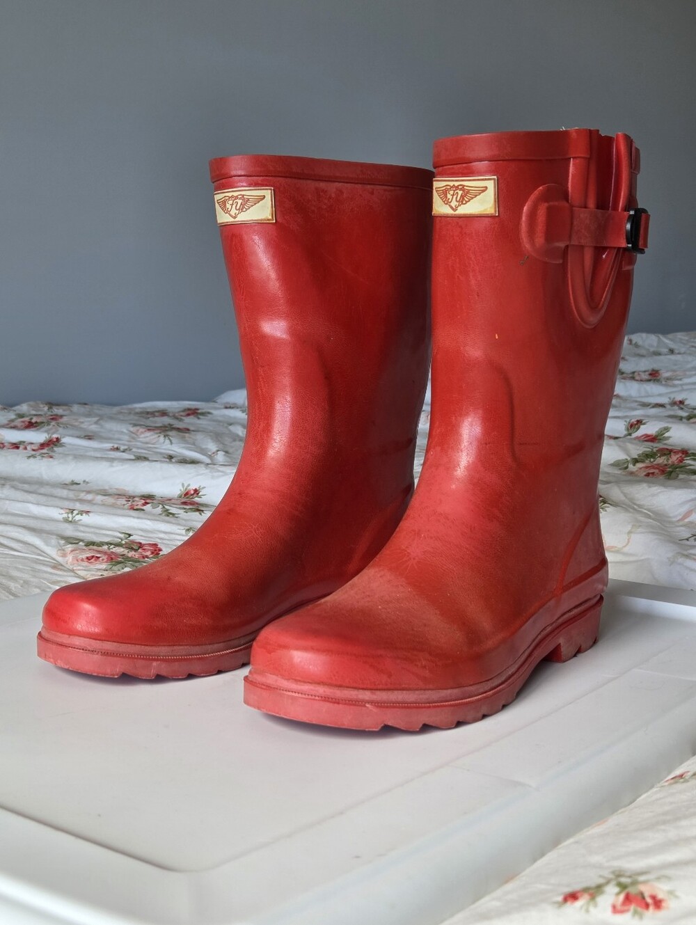 Forever Young 🍒 Cherry Red Rubber Mid Calf Buckle Waterproof Rain Boots Sz 8 ☔